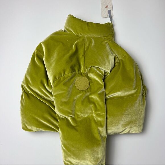 NWT Fabletics Wander Velour Cropped Puffer Jacket And Luxe Velour Jogger - Picture 7 of 16